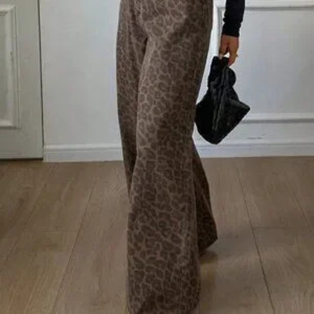 Coffee Brown Casual Women's Loose Leopard Print Cotton Pants - Picture 7 of 9